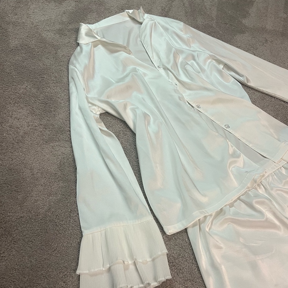 Elegant women's pajamas